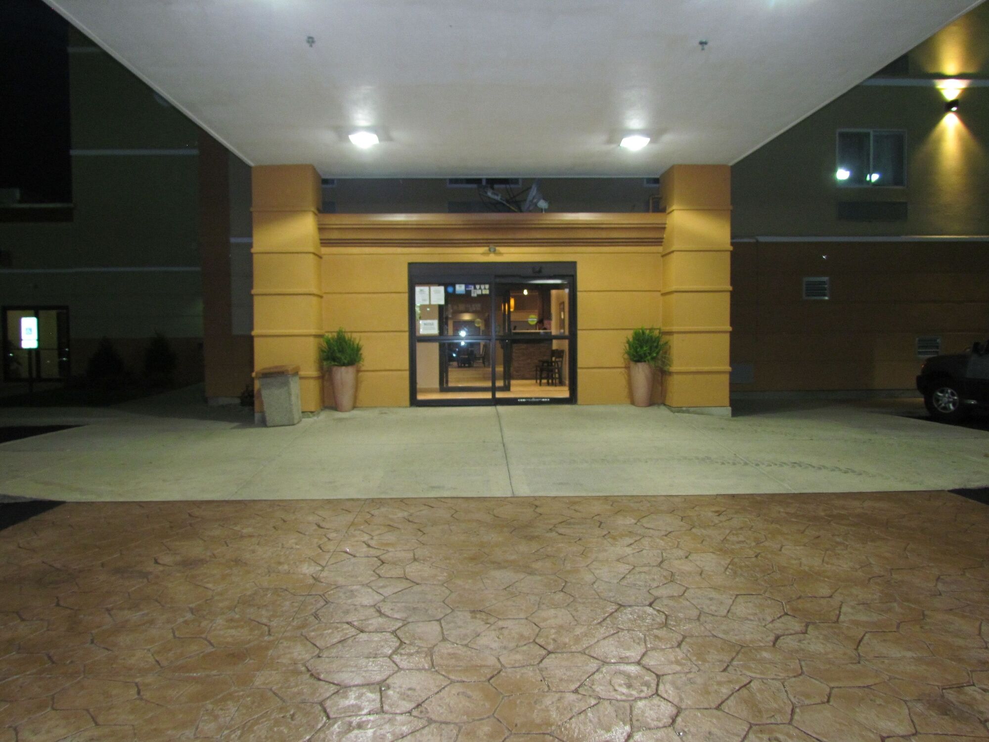 Ramada By Wyndham Glendale Heights/Lombard Hotel Exterior foto